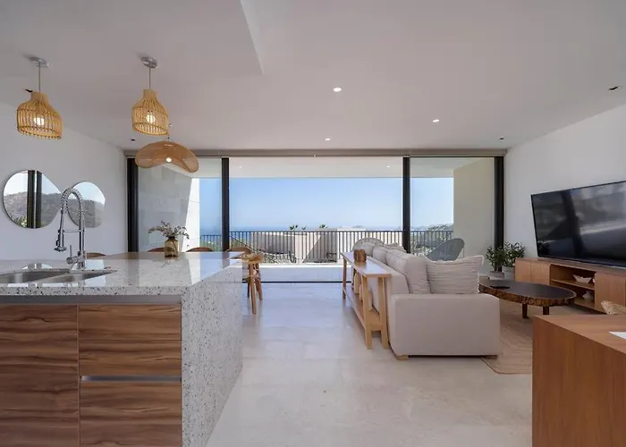 Private Pool & With Stunning Ocean Views Solaria E 101