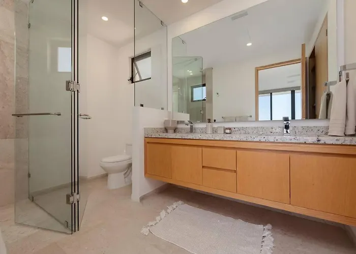 Private Pool & With Stunning Ocean Views Solaria E 101 *